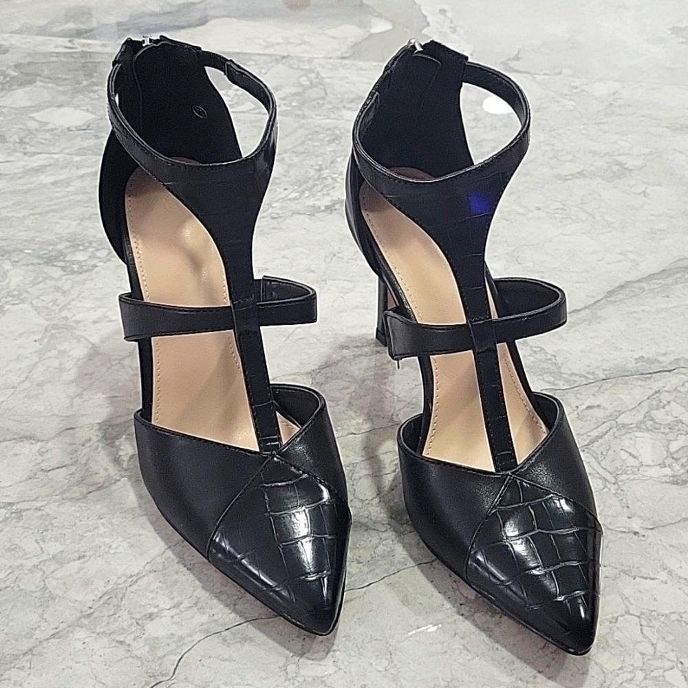 Black High Heels Pointed Toe Pumps Stiletto Heel Strappy Snakeskin